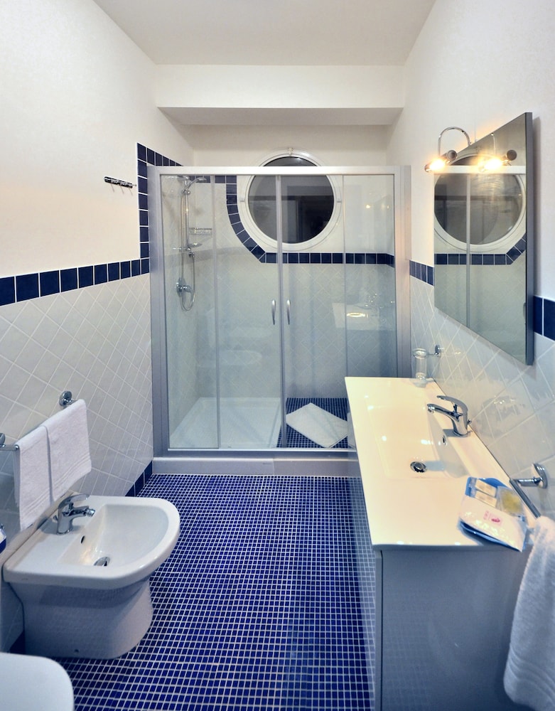 Suite, Sea View (2 Adults) - Photo 4