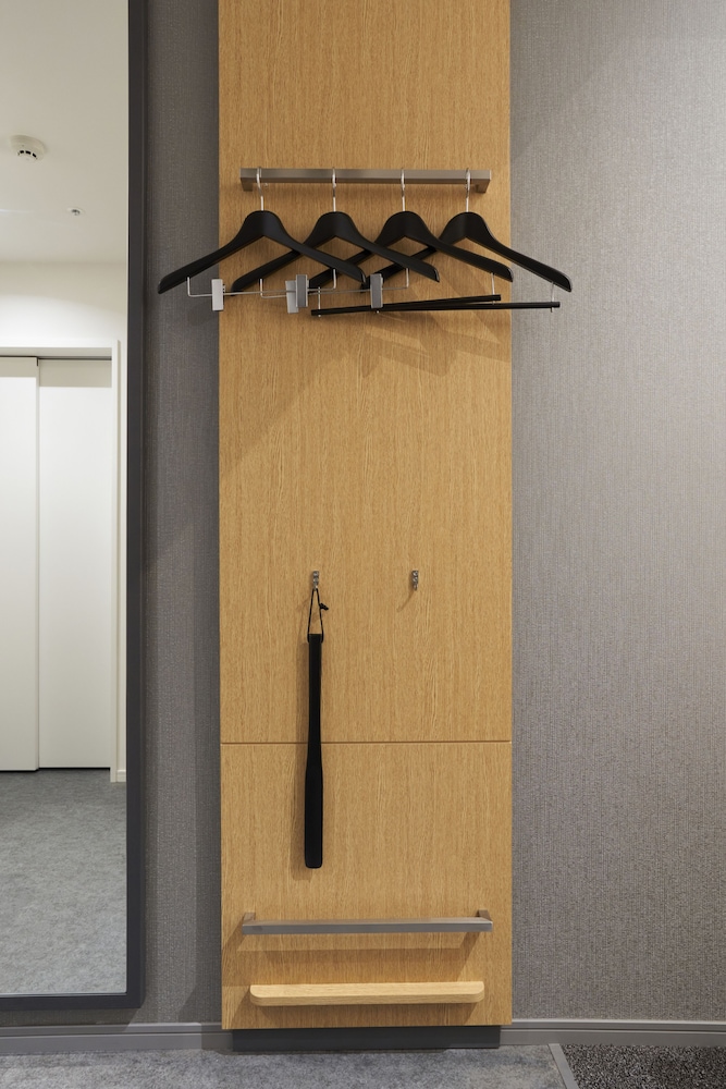 Universal King Room - Photo 12