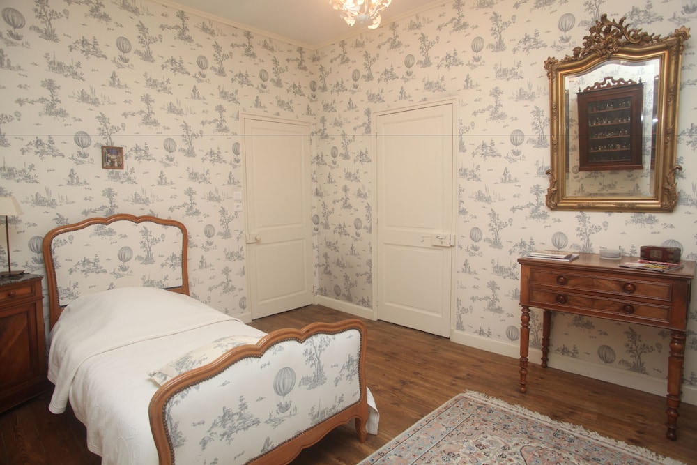 Triple Room (Simenon) photo 2