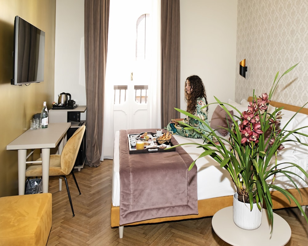 Available room