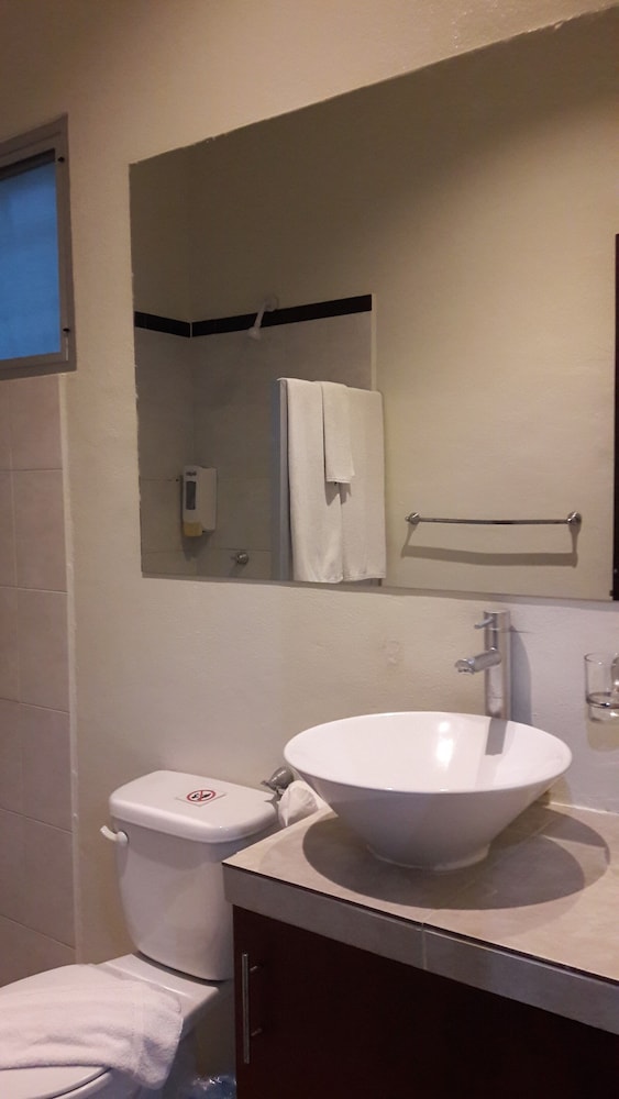 Classic Double Room, 2 Queen Beds, Garden View photo 3
