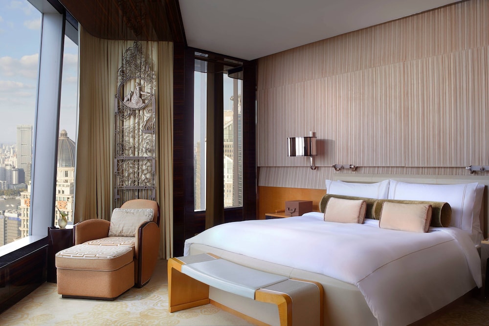 Carlton Suite