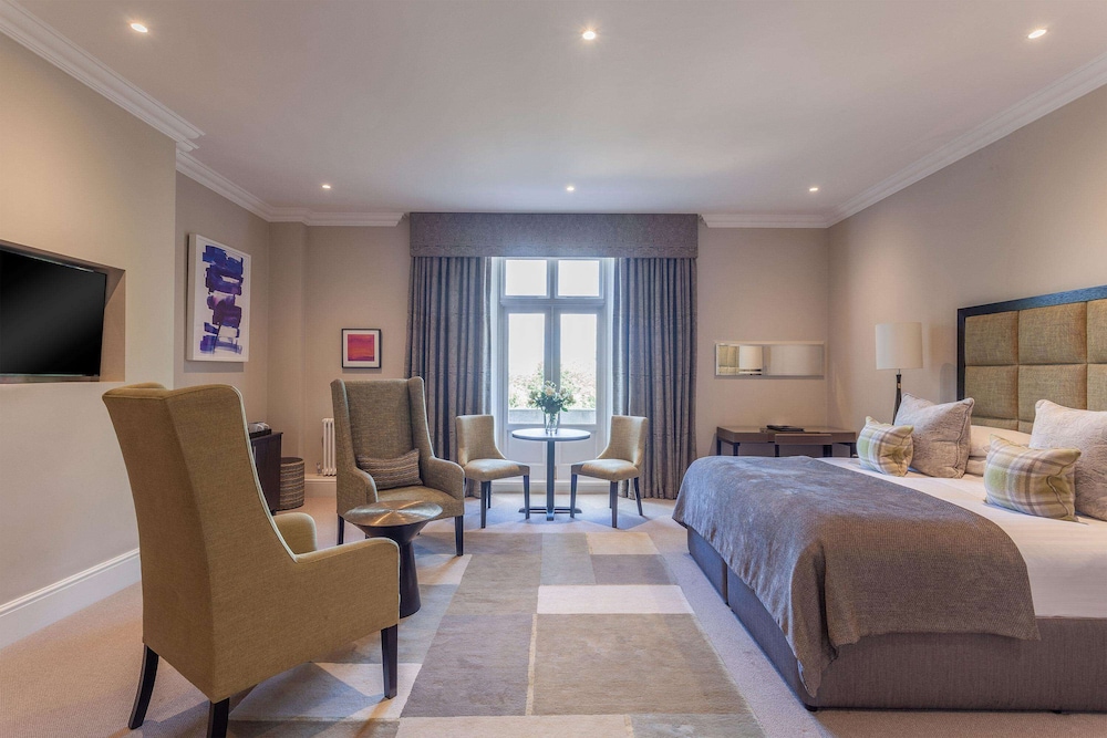 Feature Double Room - Photo 4