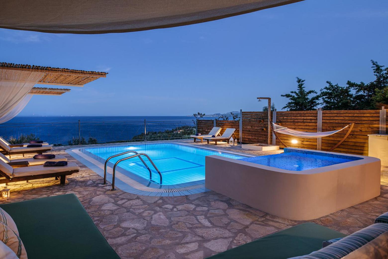 Superior Two-Bedroom Villa with Sea View photo 2