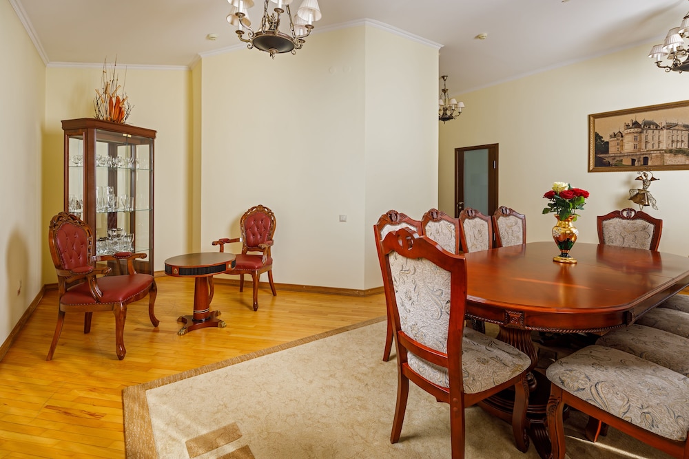 Royal Suite, 2 Bedrooms photo 2
