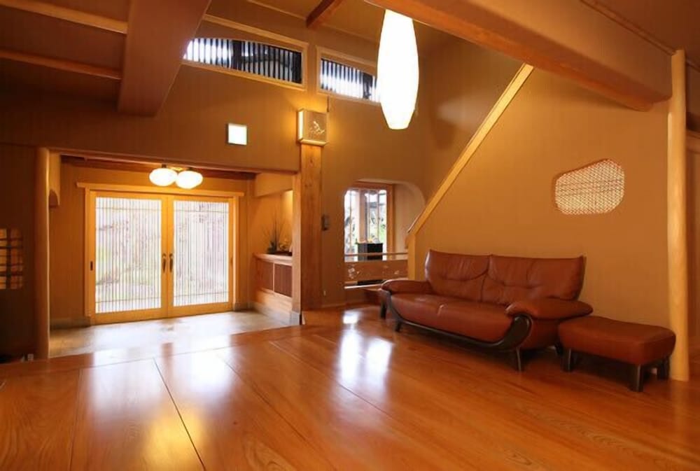 Japanese-Style Room with Shared Bathroom photo 3