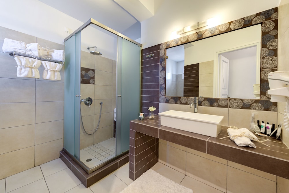Superior Double or Twin Room - Photo 4