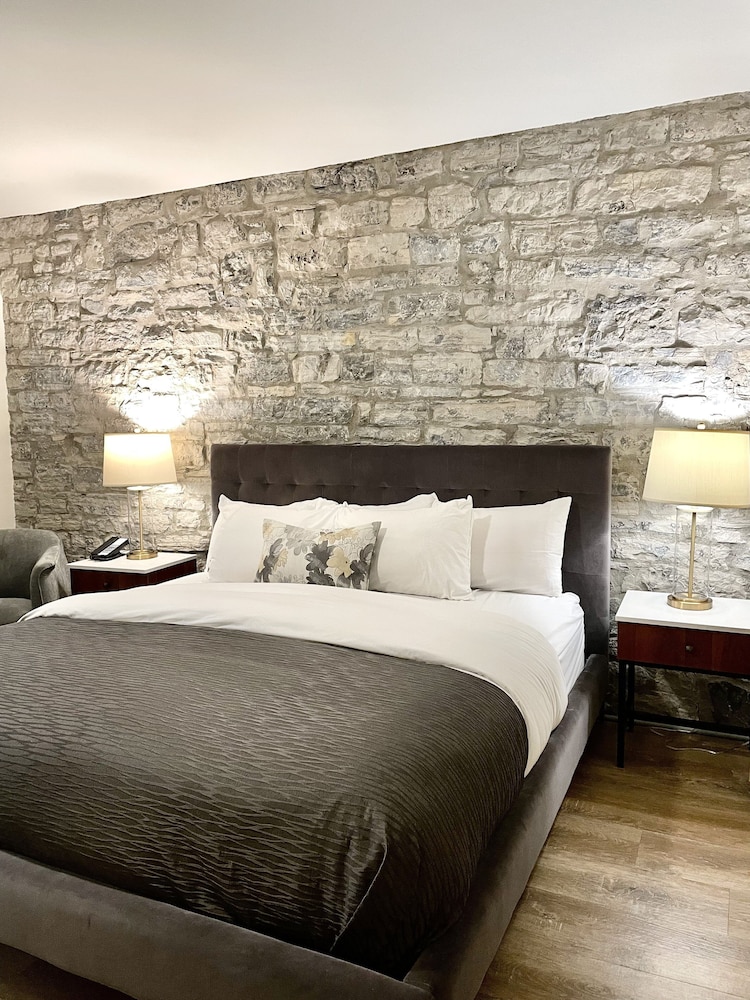Superior Room thumbnail 5
