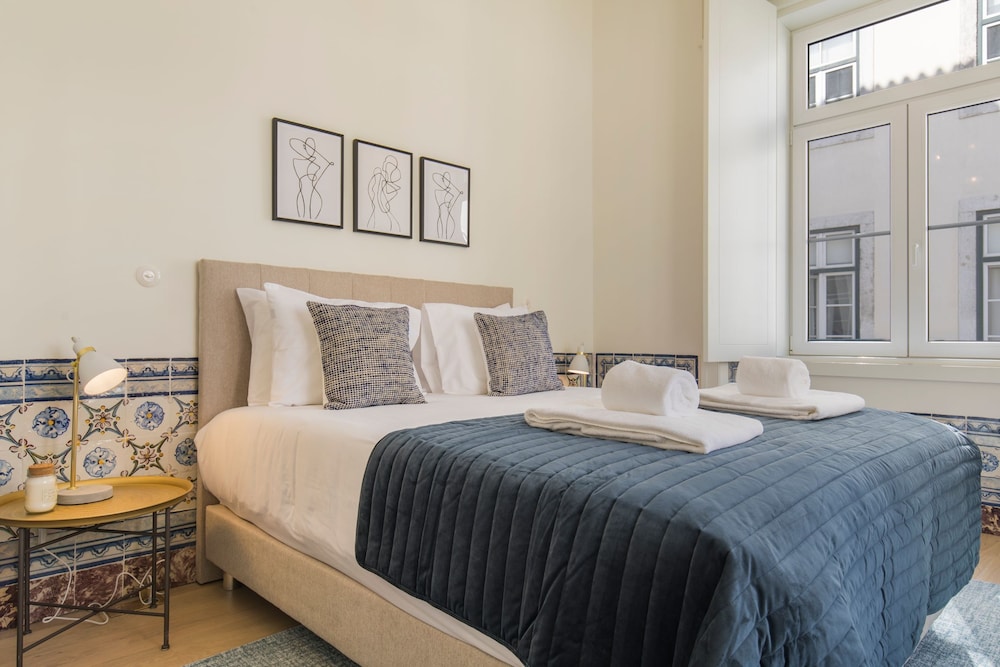 City Apartment, 1 Queen Bed with Sofa bed, Kitchen, City View photo 1