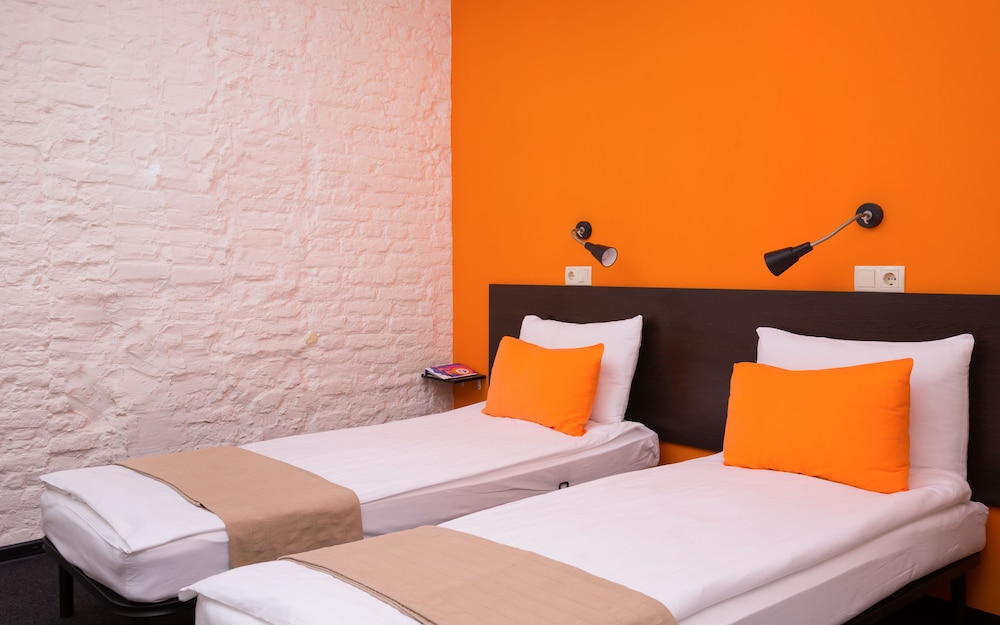 Standard Double or Twin Room, No Windows photo 3