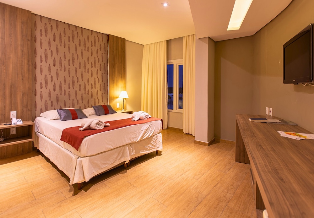 Executive Suite - Photo 6