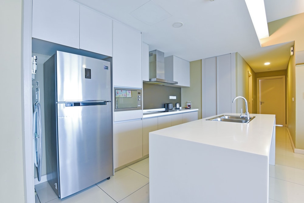 Two Bedroom Suite - Twin Tower with Pool View