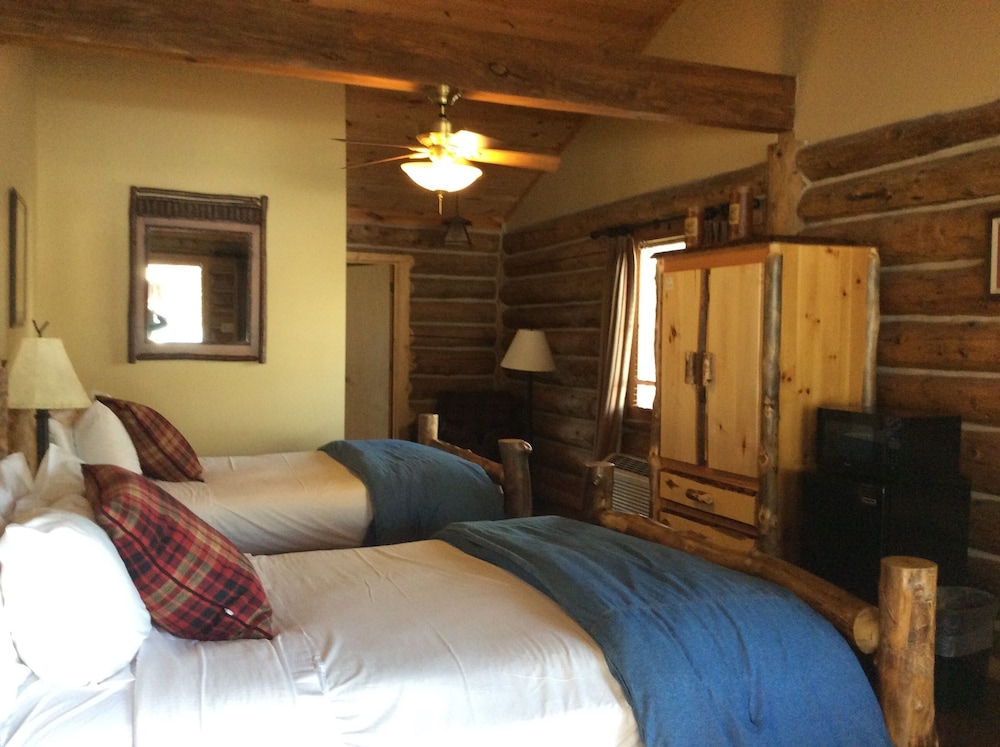 Cottage, 2 Double Beds (Jack Pine) (Semi-Detached) (Not Pet Friendly)