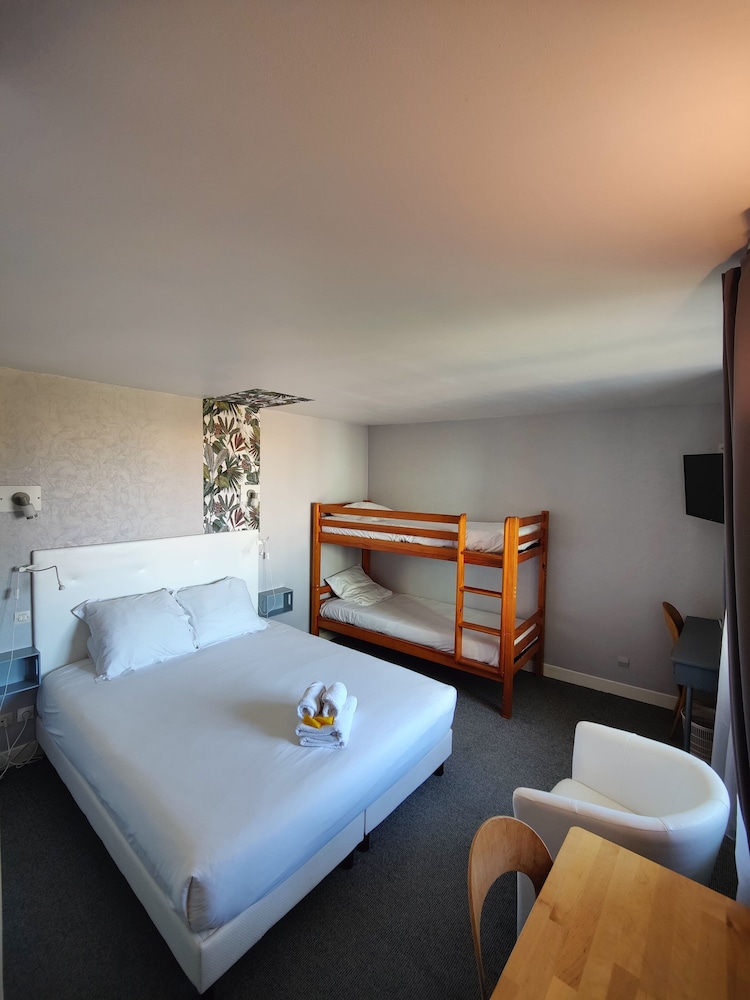 Family Quadruple Room, Partial Ocean View
