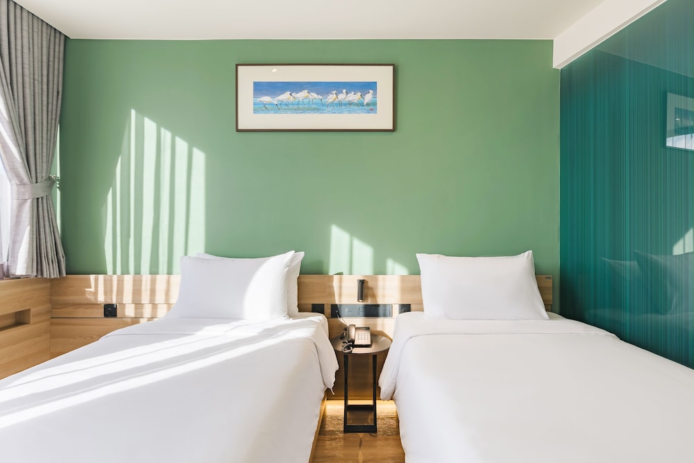 Superior Twin Room, 2 Twin Beds photo 3