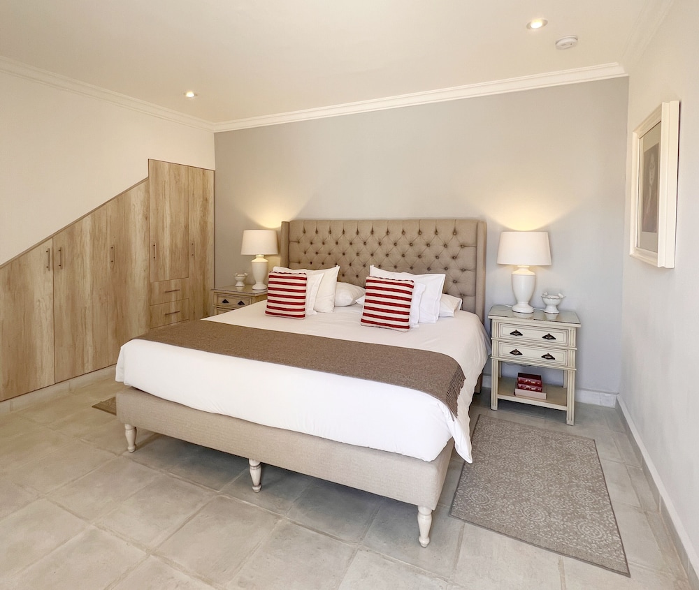 Luxury Suite, 1 King Bed, City View photo 3