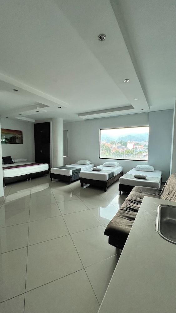 Family Quadruple Room photo 3