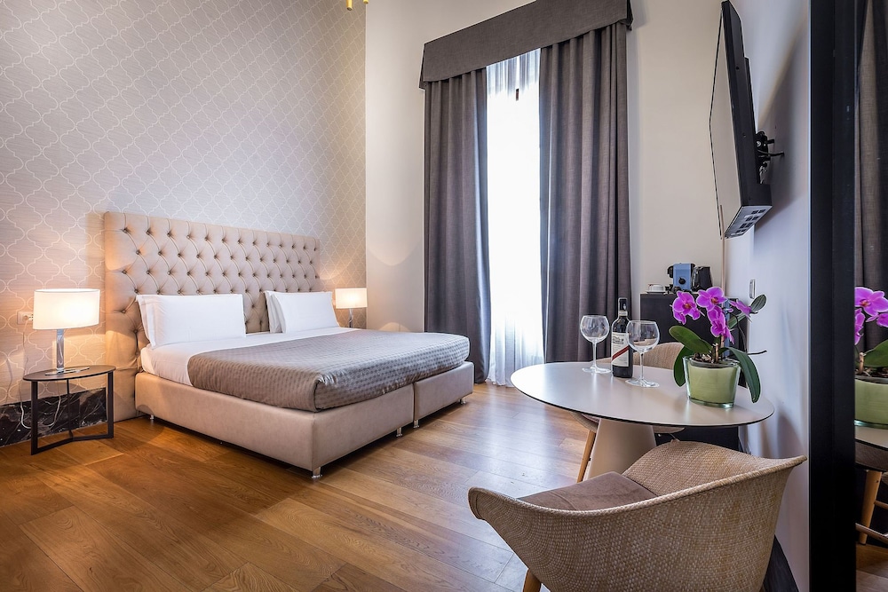 Superior Double Room, 1 King Bed photo 3