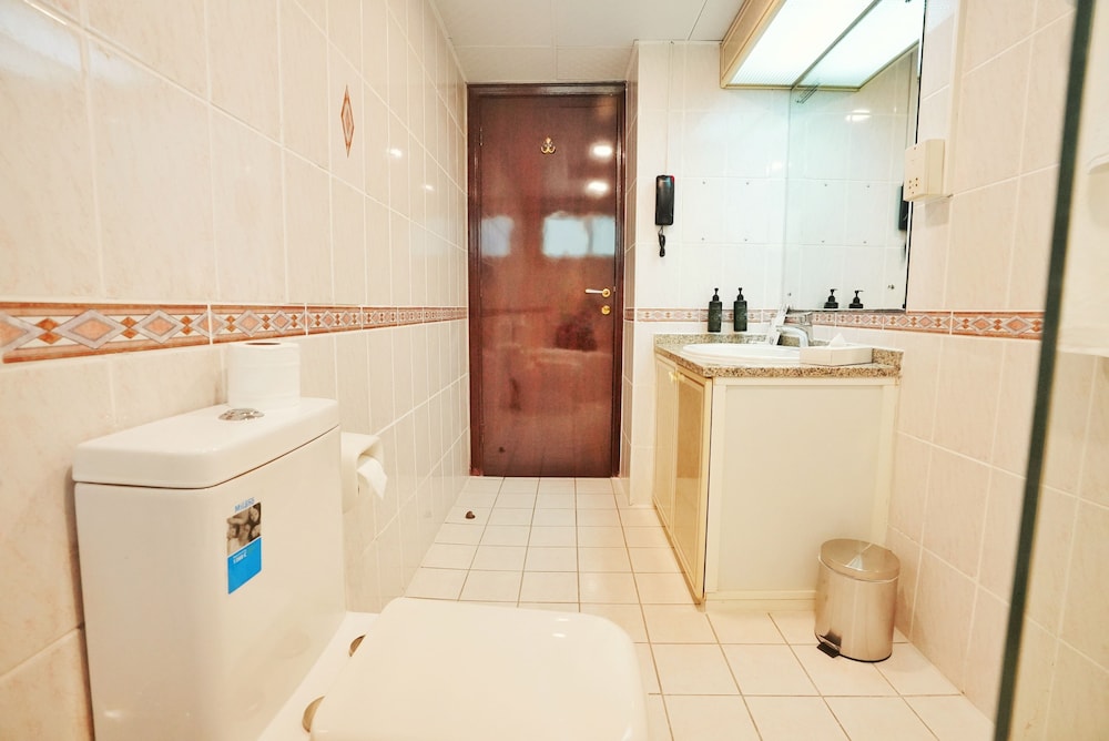 Deluxe Studio, 1 King Bed, Kitchen, City View photo 3
