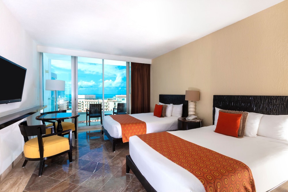 Standard Room, 2 Double Beds, City View photo 1