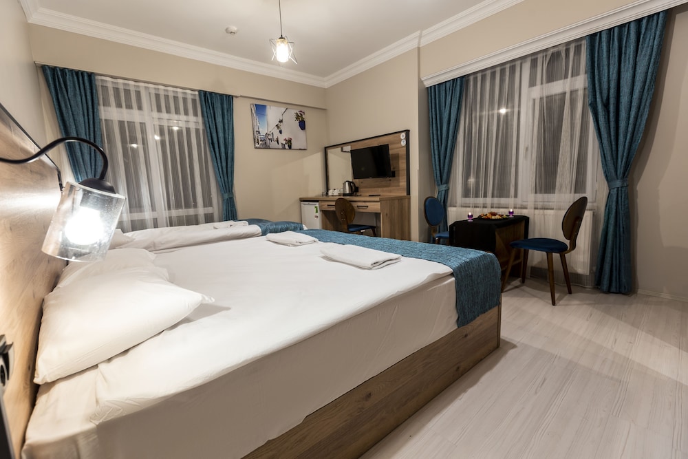 Luxury Triple Room