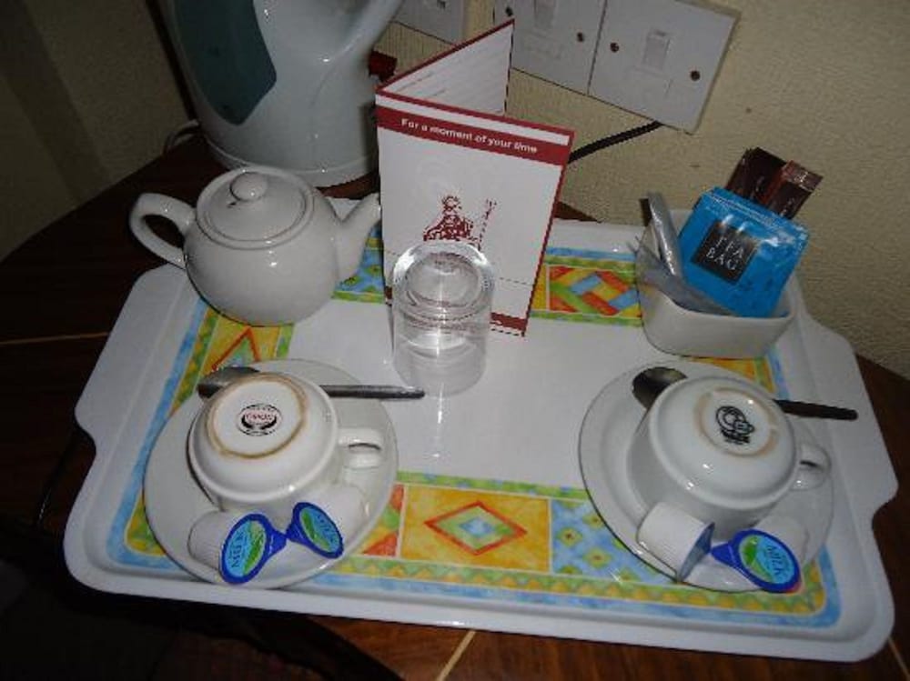 Standard Double Room - Photo 8