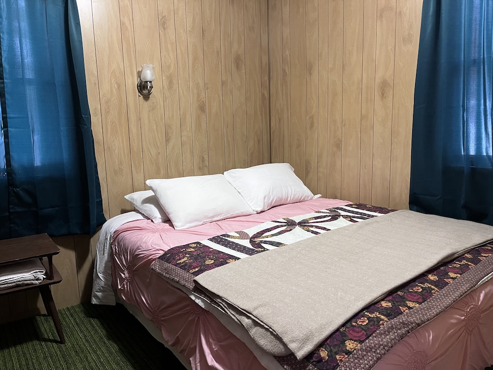 Traditional Cabin photo 3