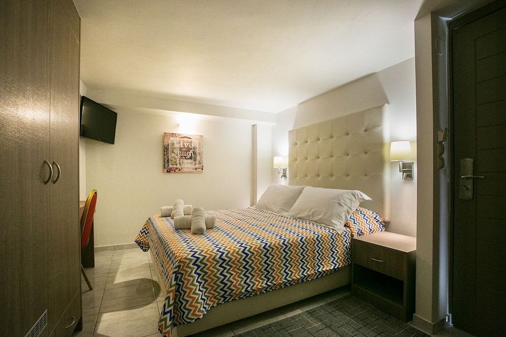 Standard Double Room - Photo 4