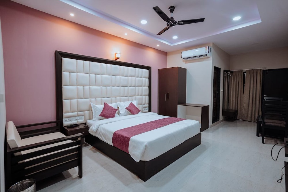 Deluxe Room - Photo 1