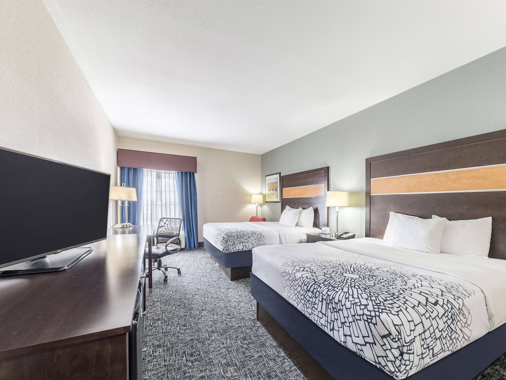 Room, 2 Queen Beds - Photo 1