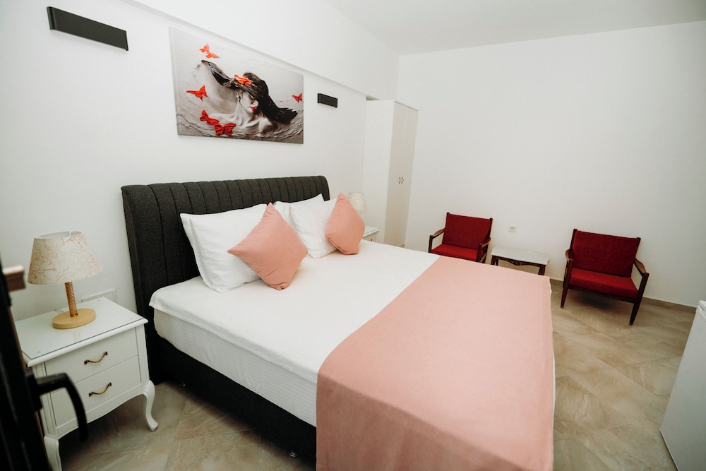 Deluxe Room - Photo 1