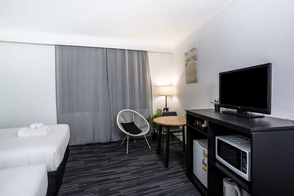 Deluxe Double Room, 2 Queen Beds photo 3