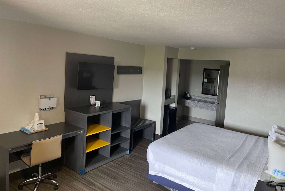 Standard Room, 1 King Bed, Non Smoking