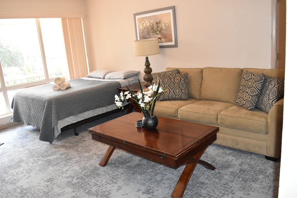 Deluxe Studio Suite