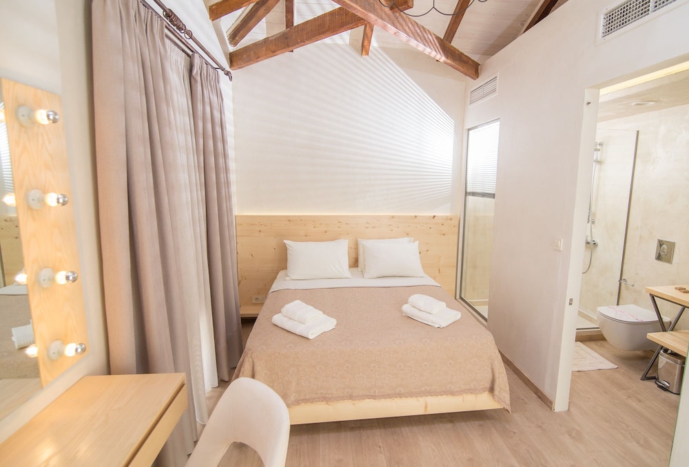 Loft (Ceiling Window only)