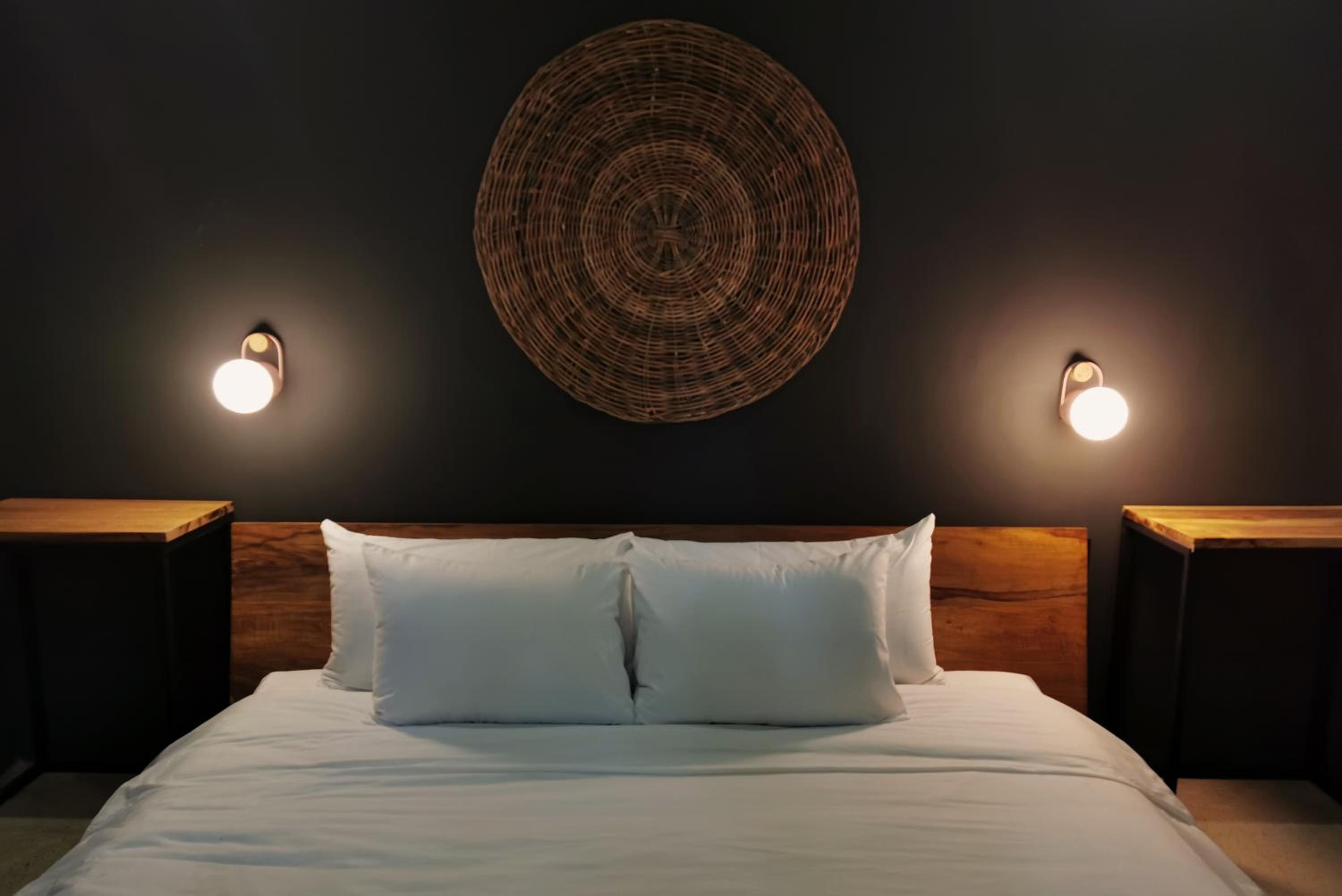 Standard King Room - Photo 6