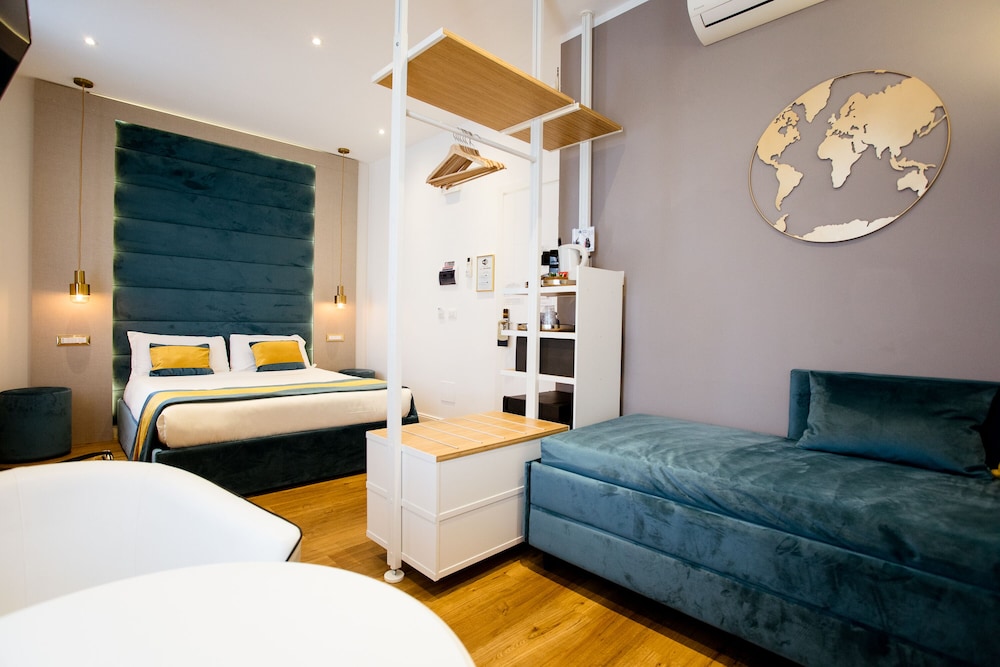 Deluxe Room (Via Di Monale 75) photo 1