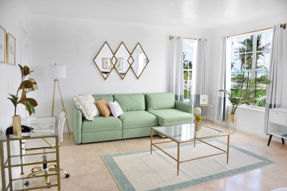 Premium Studio Suite, 2 Queen Beds - Photo 13