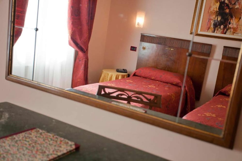 Economy Room - Photo 22