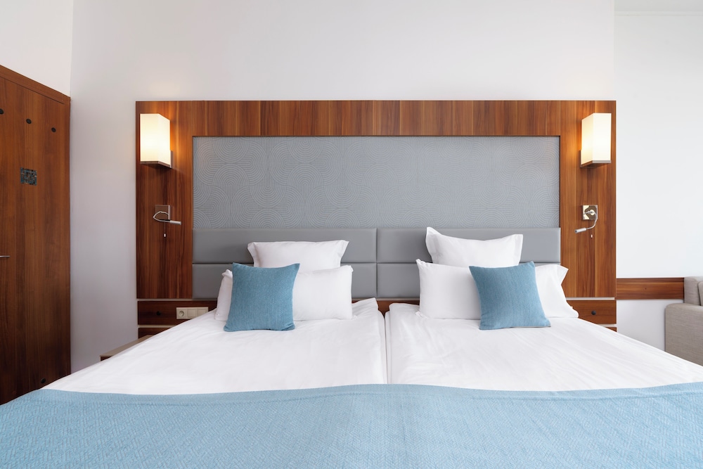 Superior Double Room, Sea View (2 Adults + 1 Child) photo 2