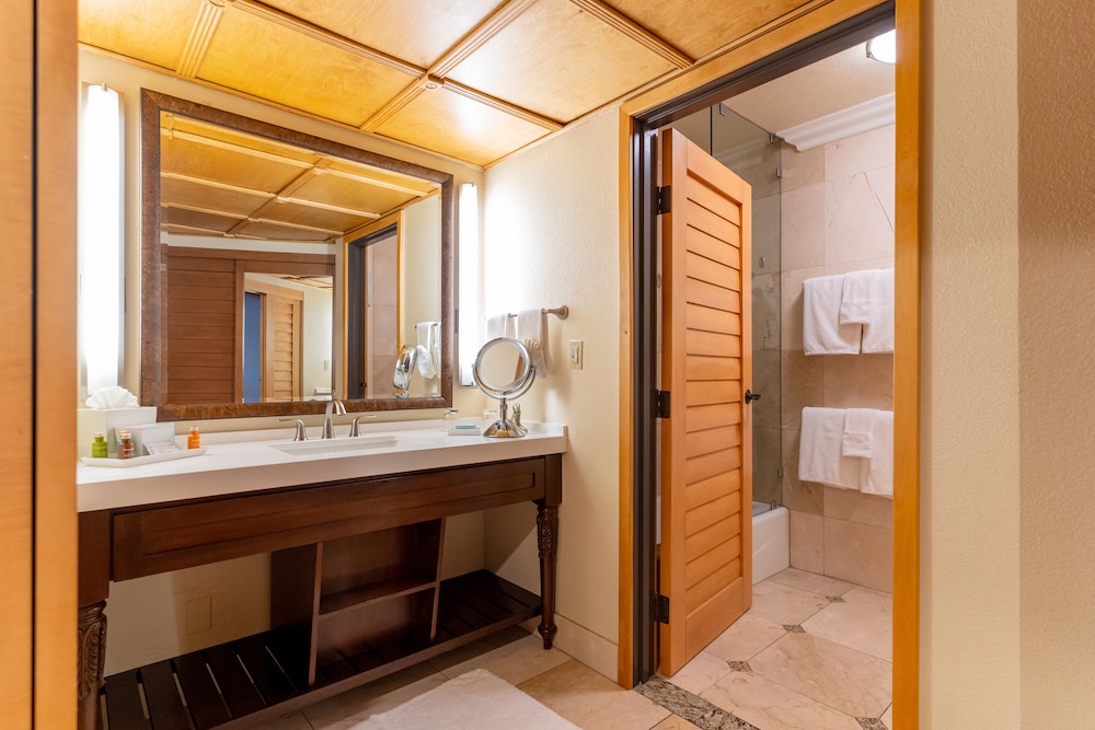 Standard Room (1 King Bed or 2 Queen Beds) photo 3