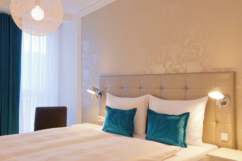 Room (COSY ONE)