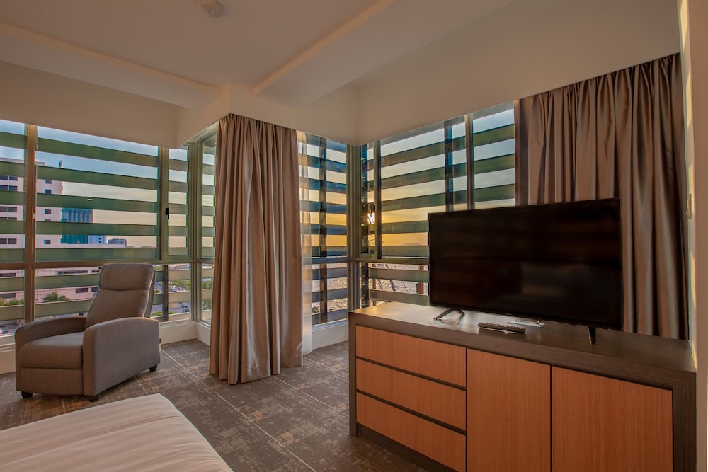 Executive King Room - Photo 4