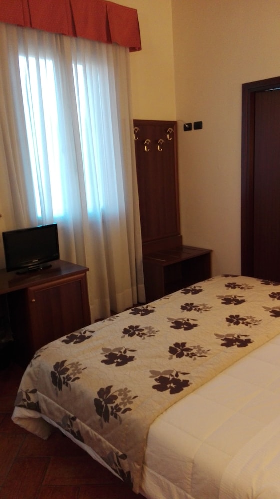 Standard Double Room Single Use, Garden View photo 1
