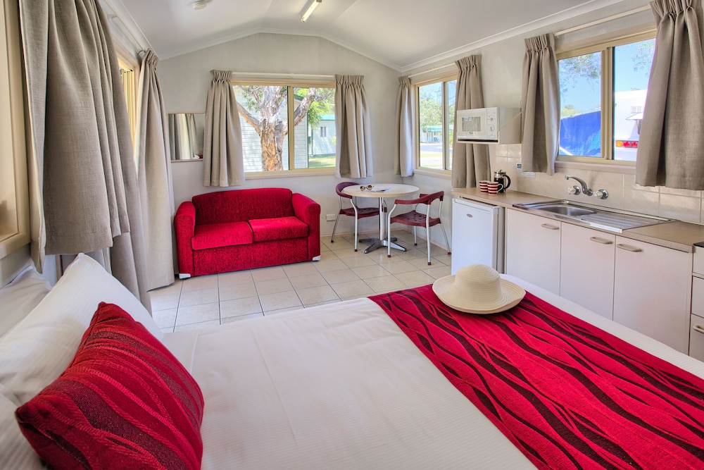 Cabin, Multiple Beds