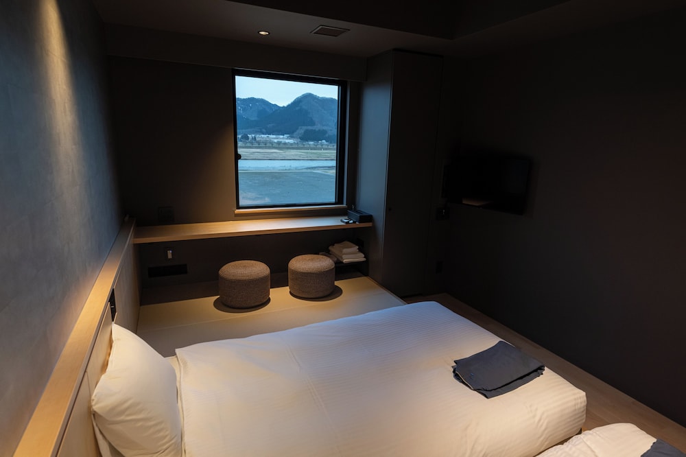 Twin Room, River View photo 2