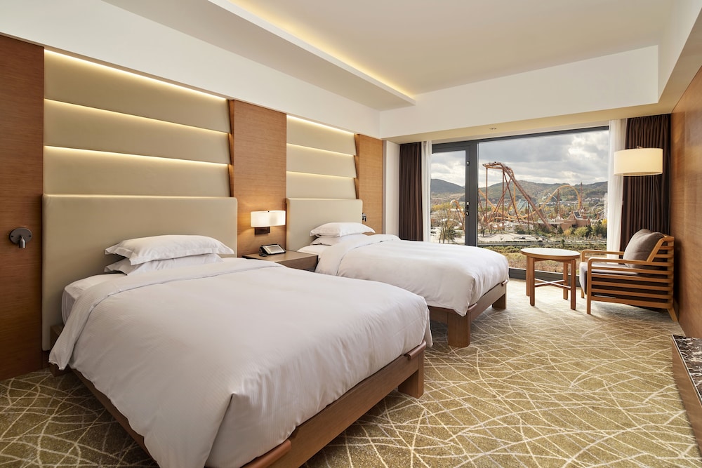 Premium Suite, 2 Twin Beds (Maple) - Photo 3