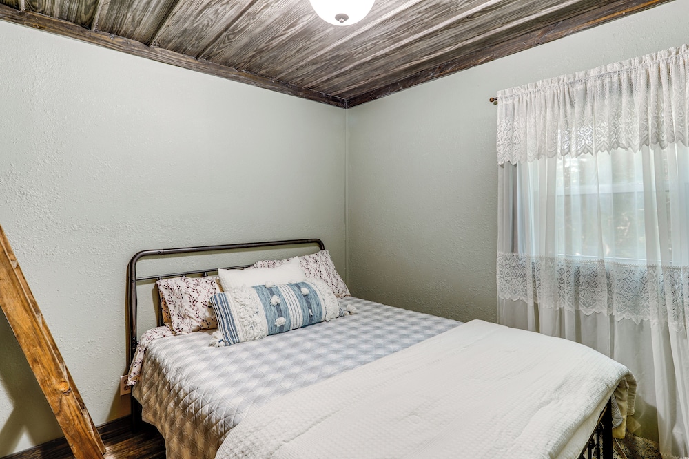 House (2 Bedrooms) photo 3
