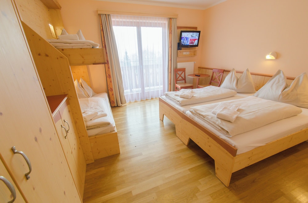 Quadruple Room photo 3