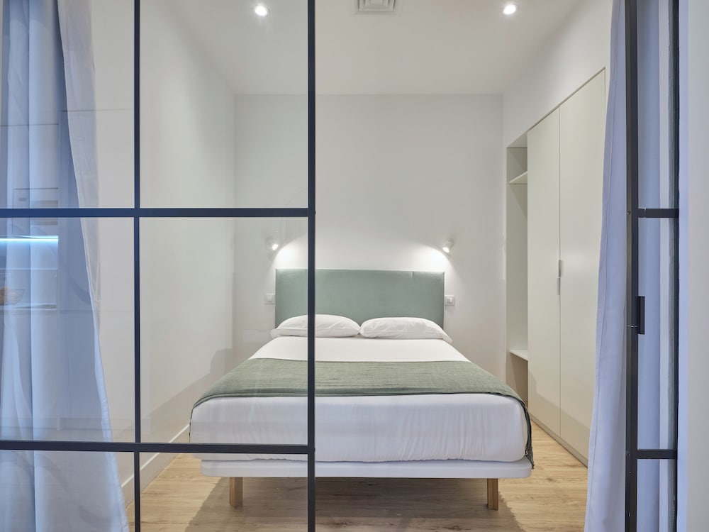 Premium Apartment - Photo 2